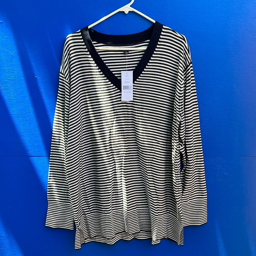 New with tags. Tommy Hilfiger navy striped v-neck sweater. Size XXL.